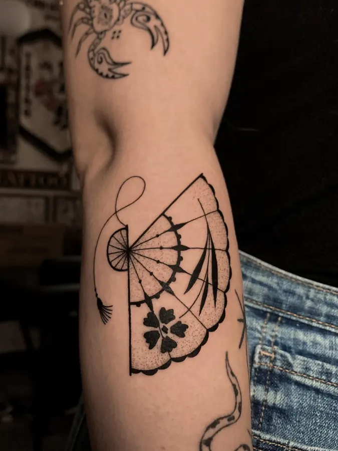 Linework design inspired by a dream catcher.